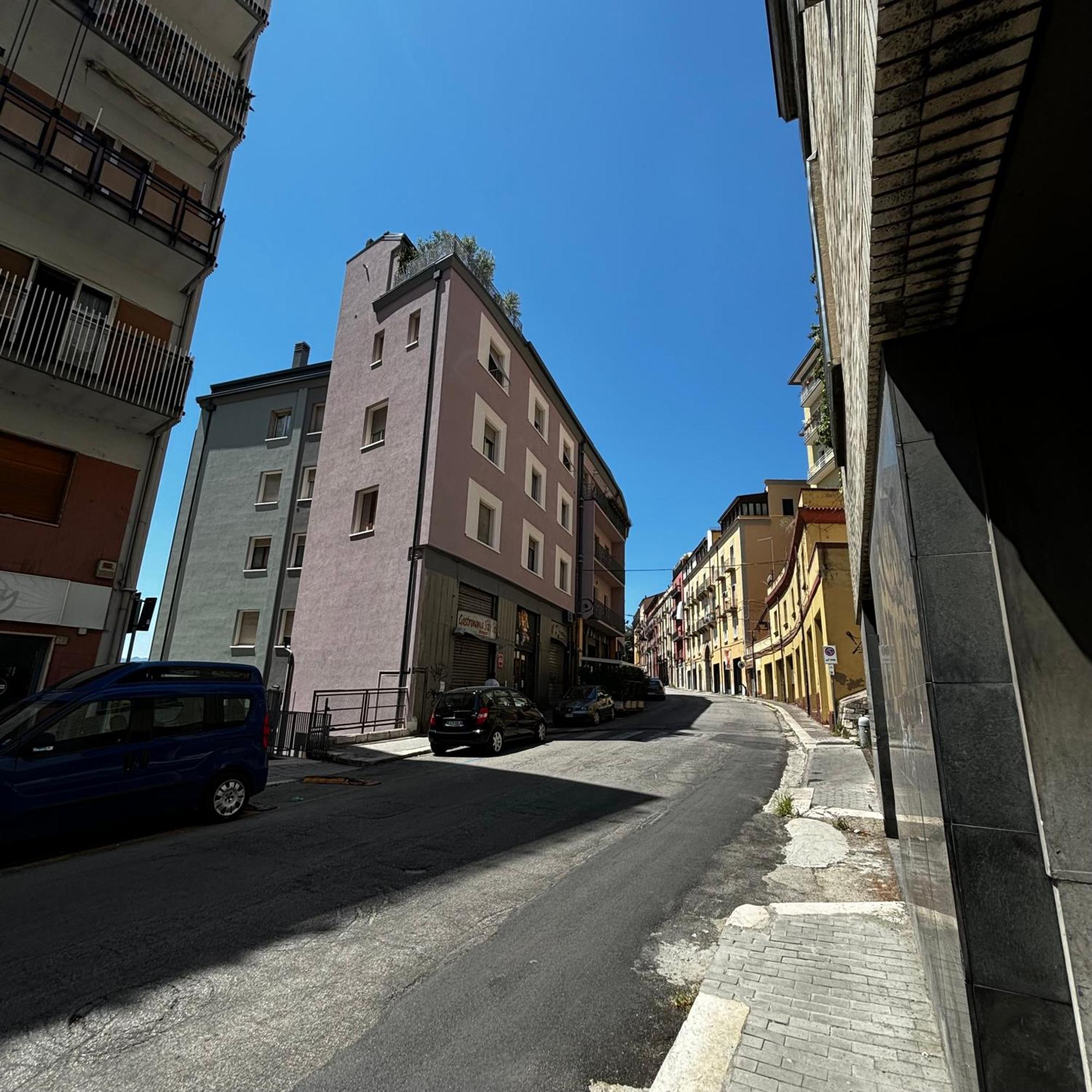 Essential Room & Parking In Centro Citta Con Parcheggio Privato E Wifi Potenza Dış mekan fotoğraf